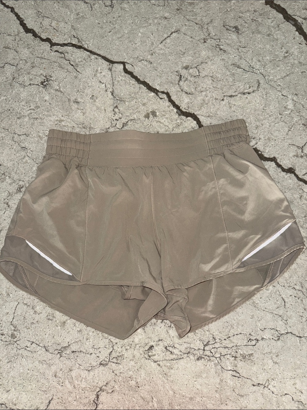 Lululemon Tracker Low-Rise Lined Short